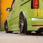 High-Rollers-Volkswagen-Caddy-Riviera-RF2-Hubolt-Wheels