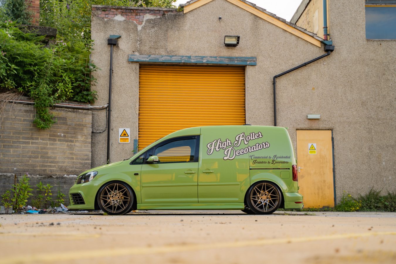 High-Rollers-Volkswagen-Caddy-Riviera-RF2-Hubolt-Wheels