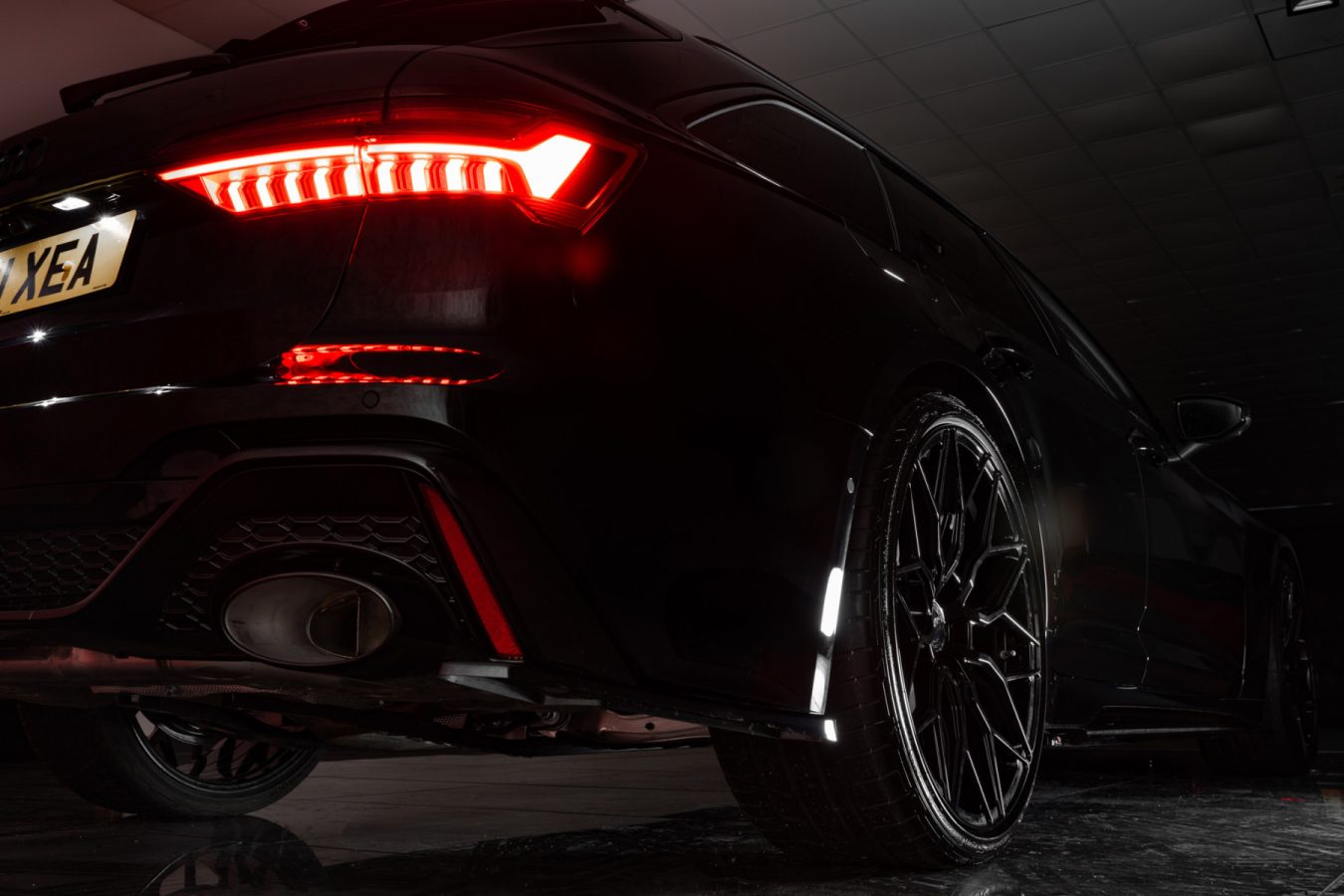 Audi-RS6-C8-Riviera-RF108-Gloss-Black