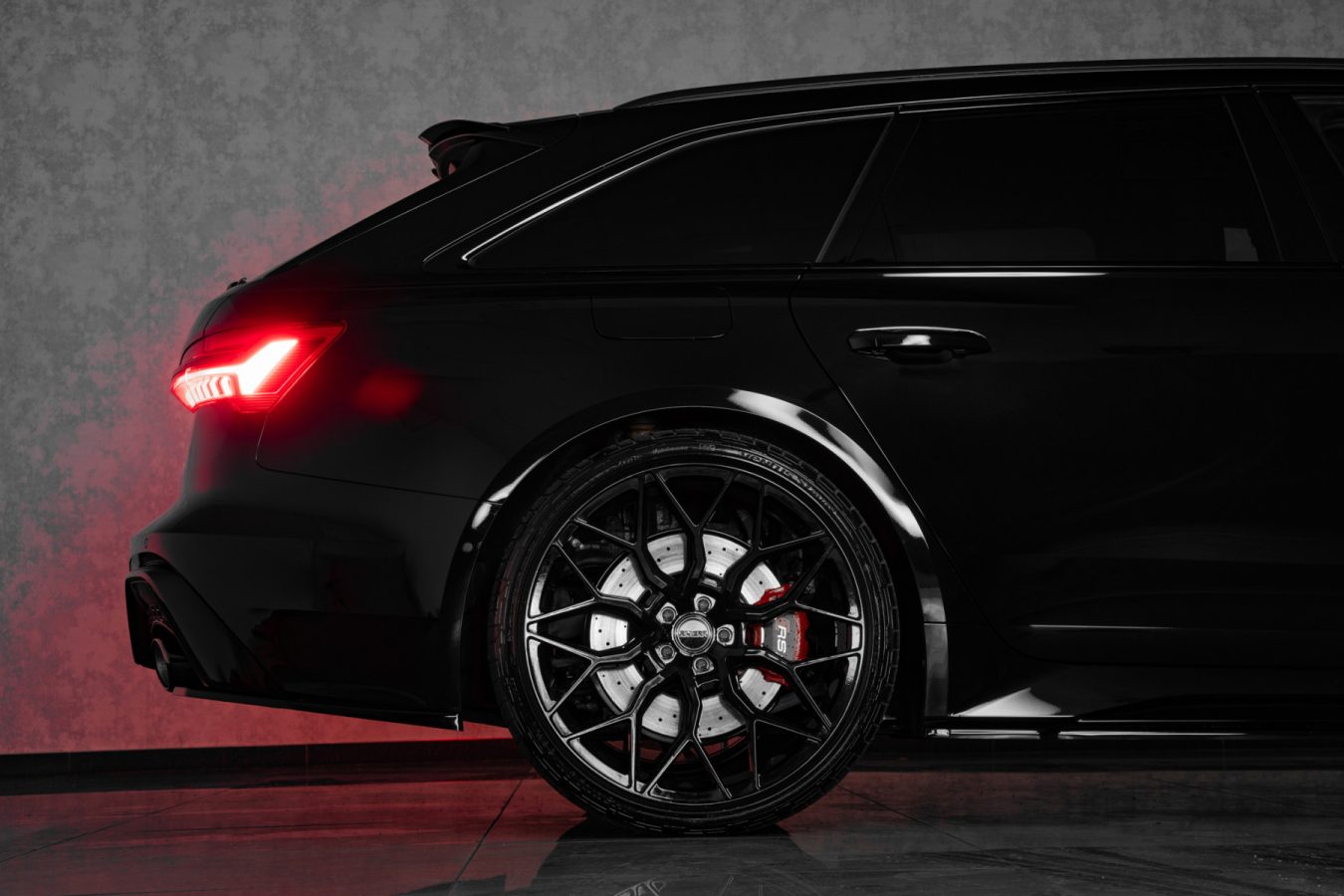 Audi-RS6-C8-Riviera-RF108-Gloss-Black
