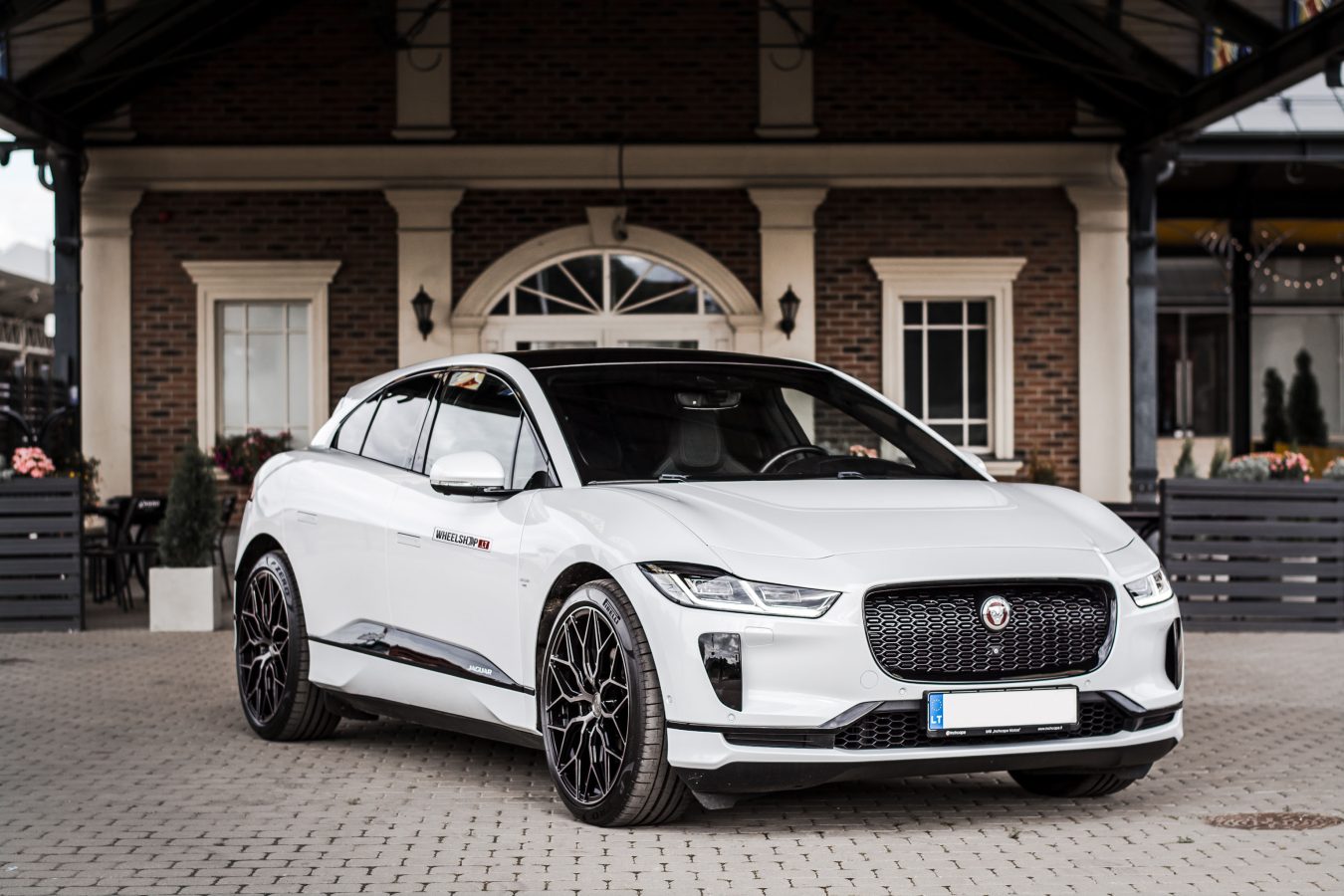 Jaguar I-Pace EV400 Riviera RF108 BPDT