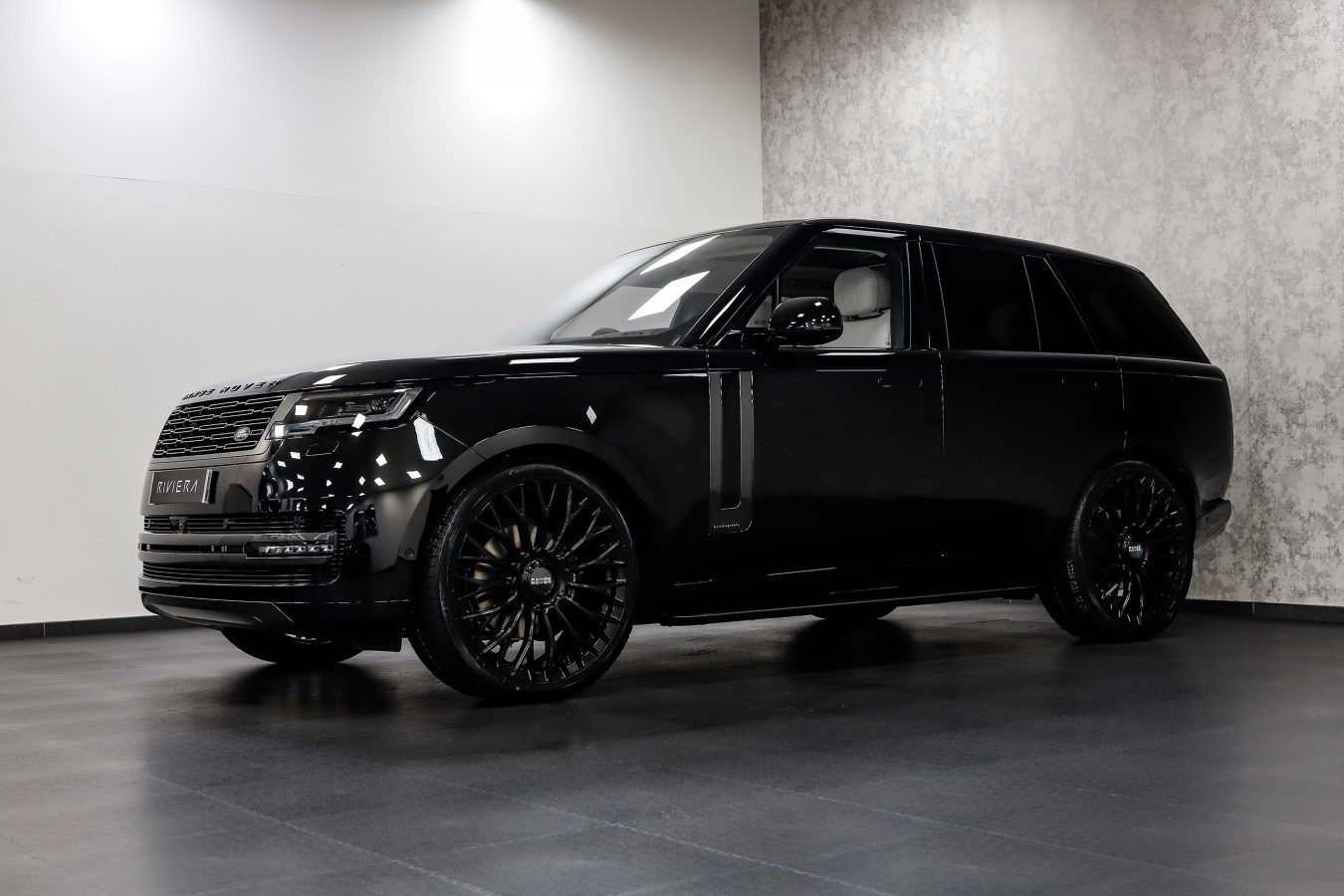 Range Rover Vogue L461 Riviera FG4 Gloss Black