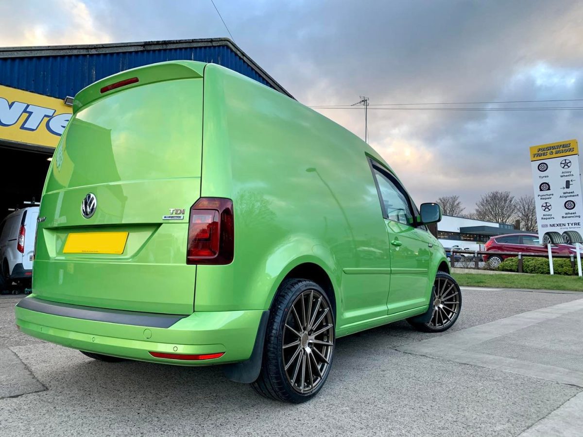 VW Caddy Riviera RF105