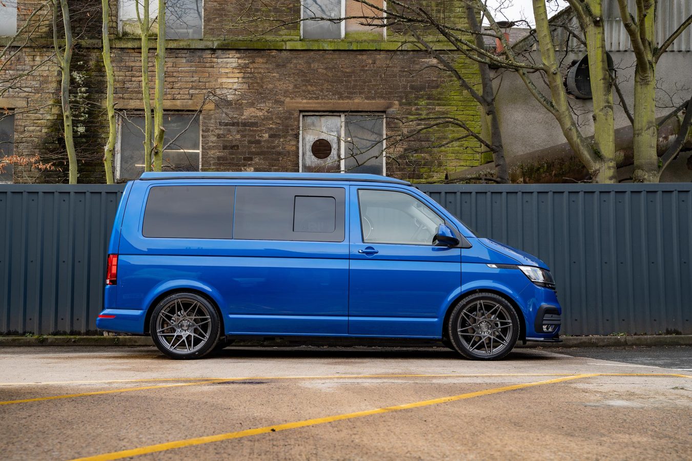 Volkswagen Transporter T6.1 Riviera RF2 Carbon Grigio