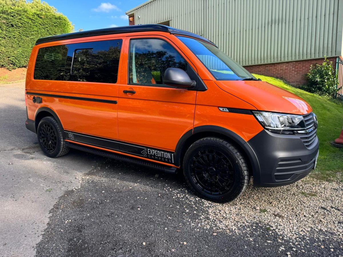 Volkswagen Transporter T6_1 Riviera RXS5 Gloss Black