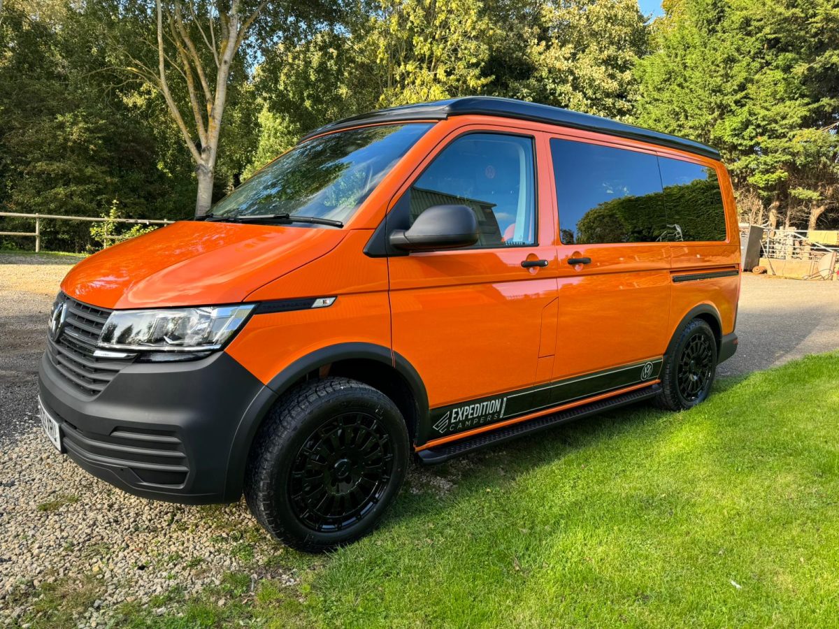 Volkswagen Transporter T6_1 Riviera RXS5 Gloss Black